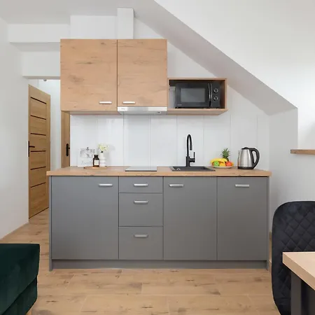 Modern With Parking Close To The By Renters