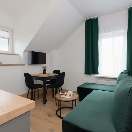 Modern With Parking Close To The By Renters *