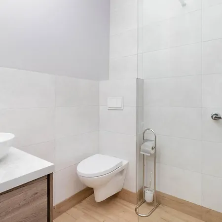 Apartment Modern With Parking Close To The By Renters