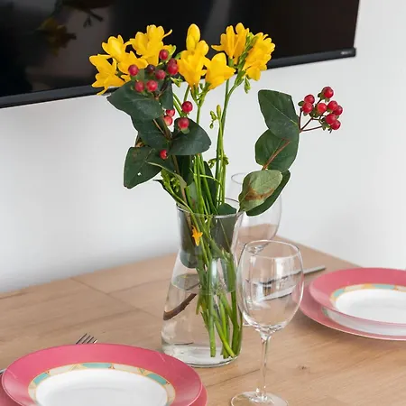 Apartamento Modern With Parking Close To The By Renters